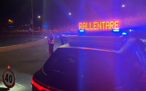 Aggressione sul bus a Montale, autista chiuso in cabina