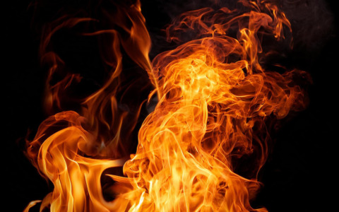 Incendio alla Misericordia: distrutti divise e mezzi operativi